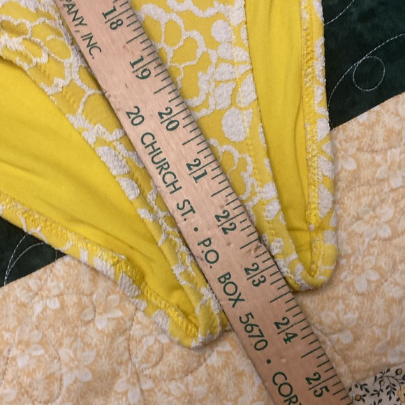 Aerie women’s one piece swim suit yellow w/ white floral design high cut - Picture 7 of 7